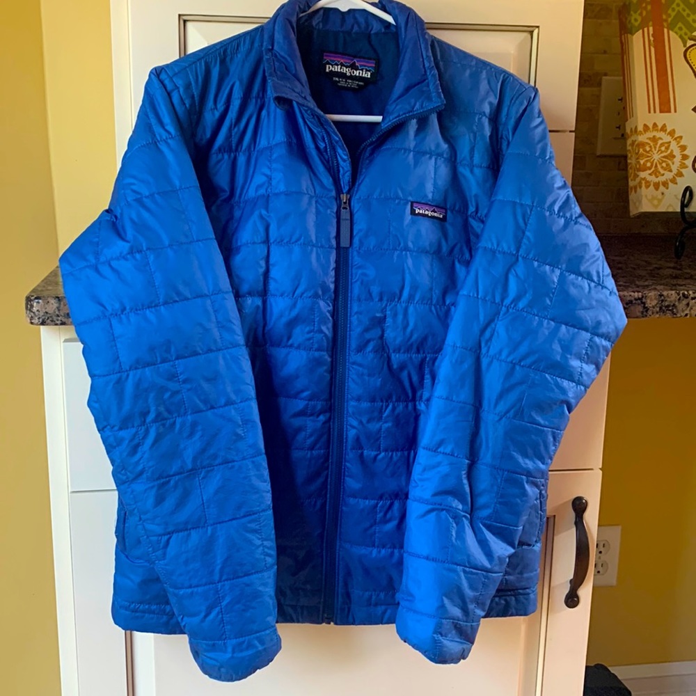 Like new Patagonia Nanopuff kids XXL16-18 winter jacket.